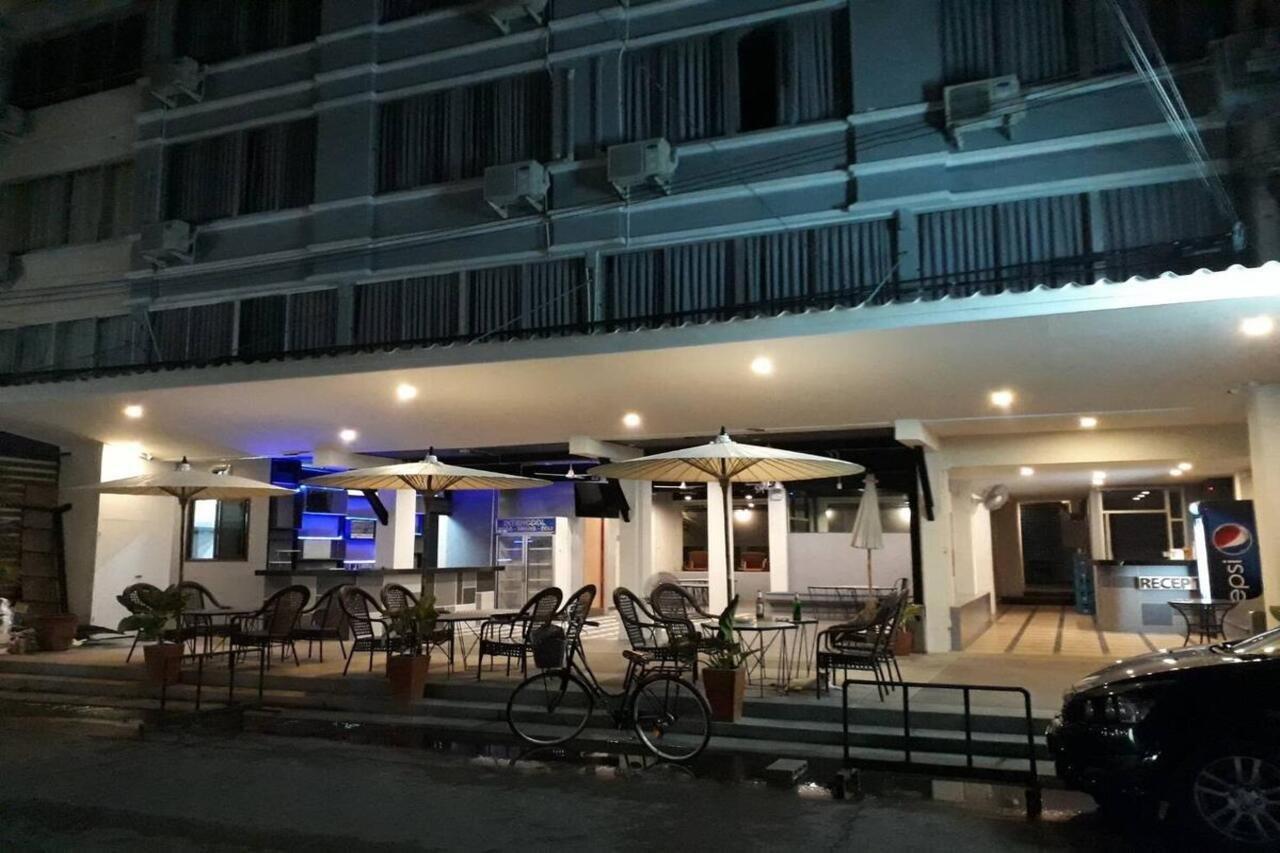 Happy Bou Jomtien Hotel Pattaya Exterior foto